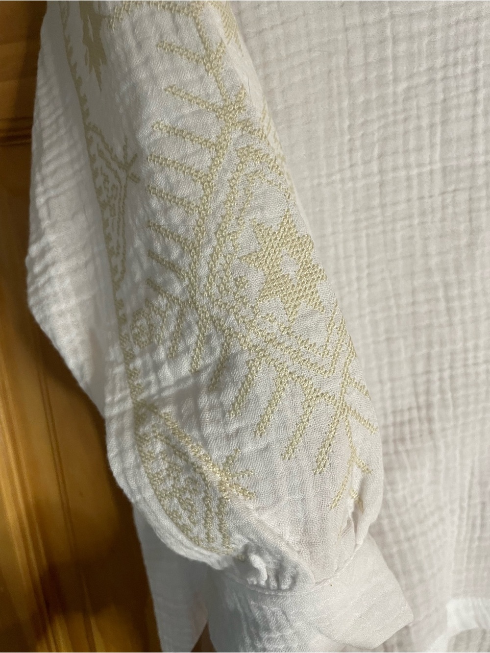 Relaxed White Ruffled V-Neck Button-Front Blouse - Picture 2 of 6